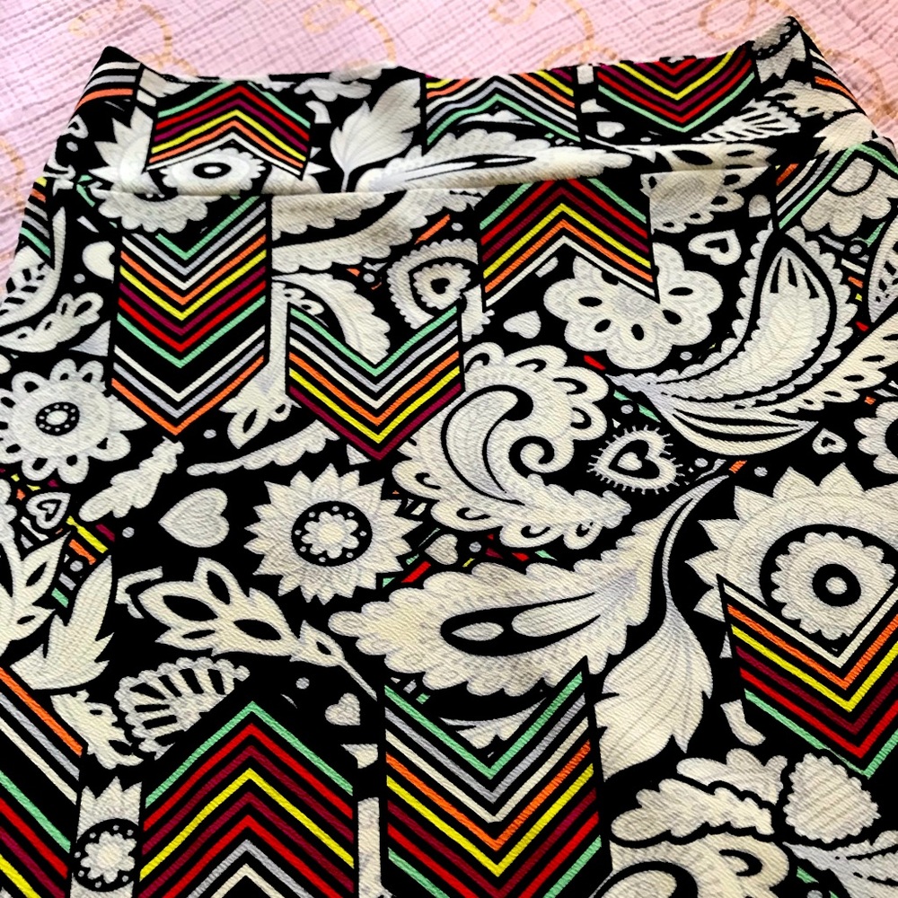 LuLaRoe Cassie pencil skirt